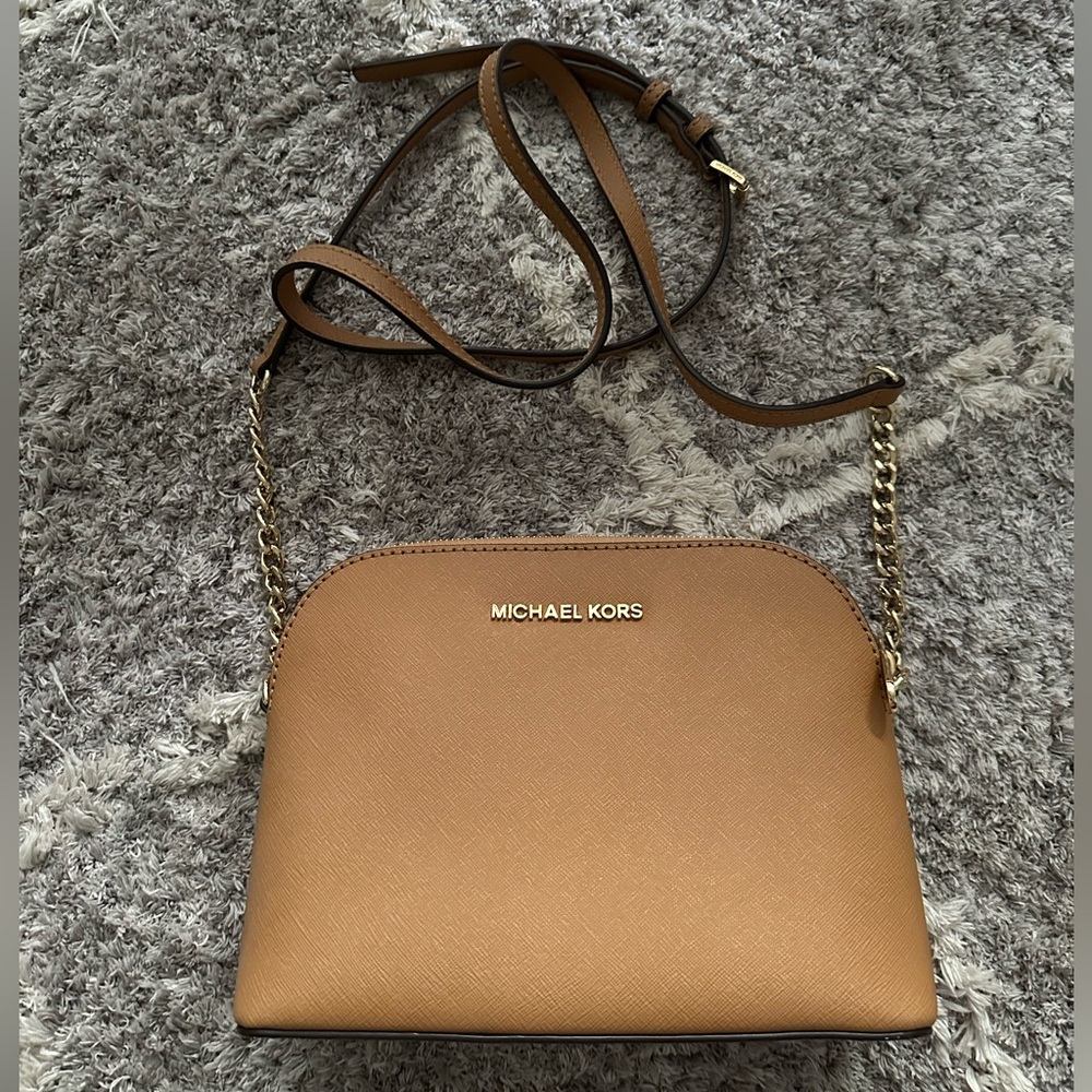 Michael Kors Jet Set Dome Bag